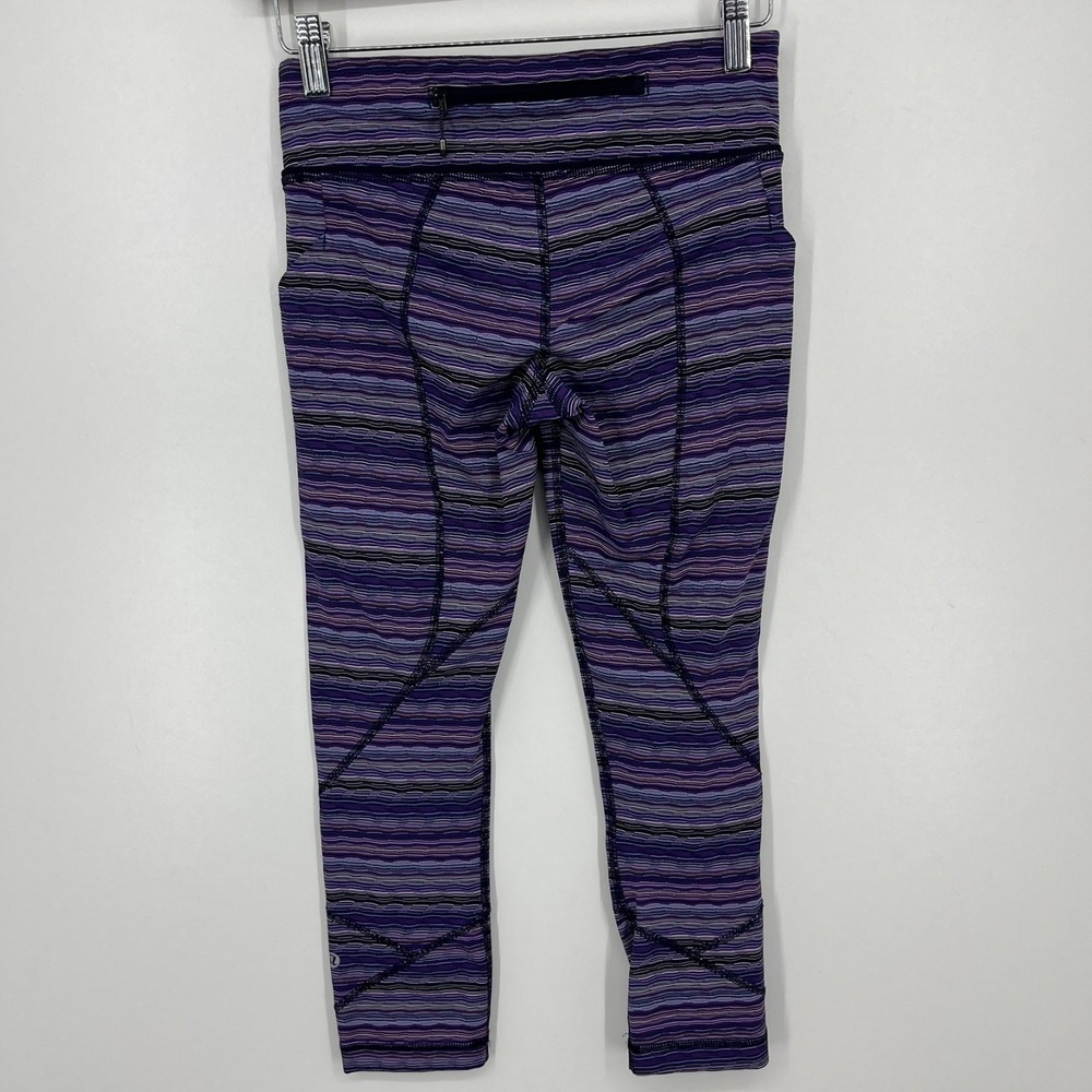 Lululemon Pace‎ Rival Cropped Leggings Women's Size 4 Purple Zip Pocket Striped